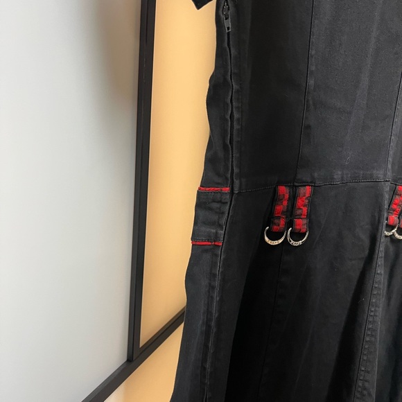 Tripp vintage-y black and red dress - Picture 8 of 8